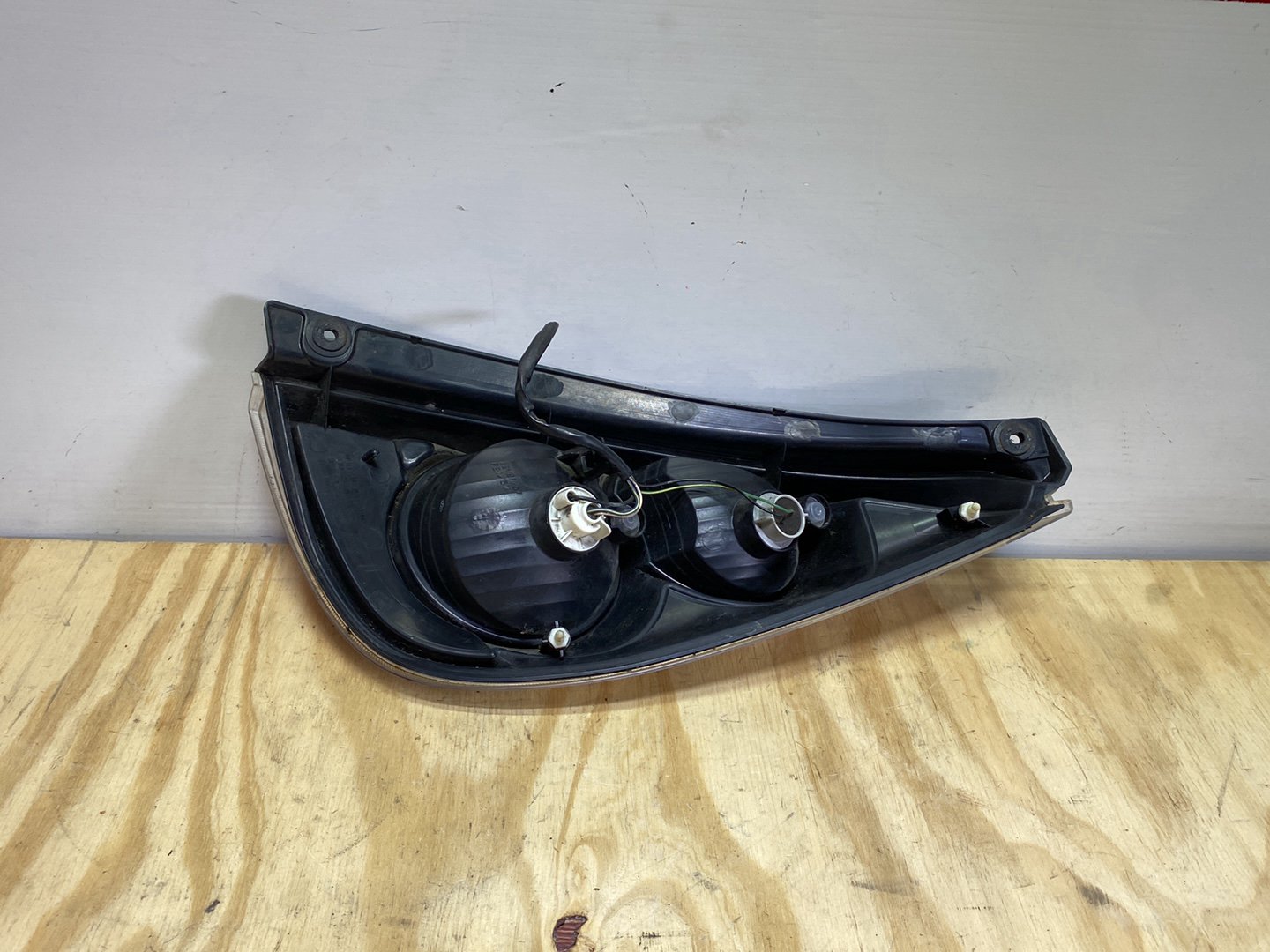 2004 Suzuki Liana - Left Taillight PN: 35603-54G1