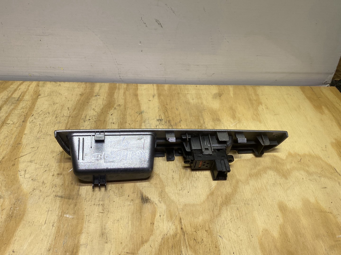 2007 Nissan Tiida C11 - Right Rear Window Switch