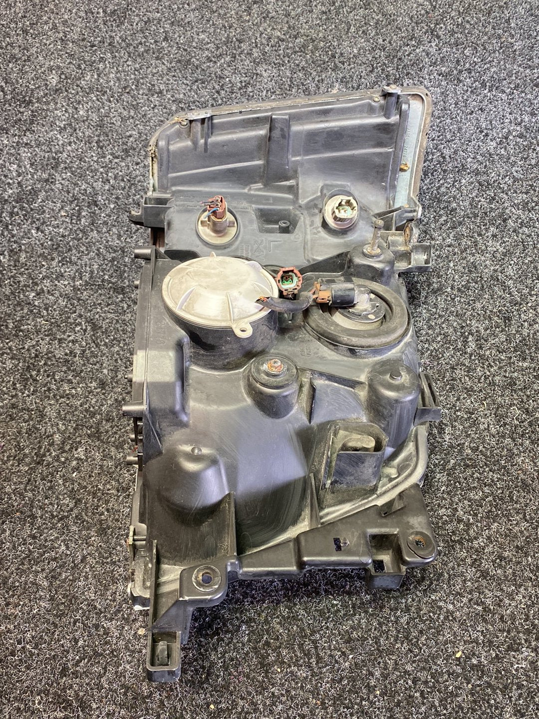 2001 Nissan Elgrand - Left Headlight PN: 100-24776