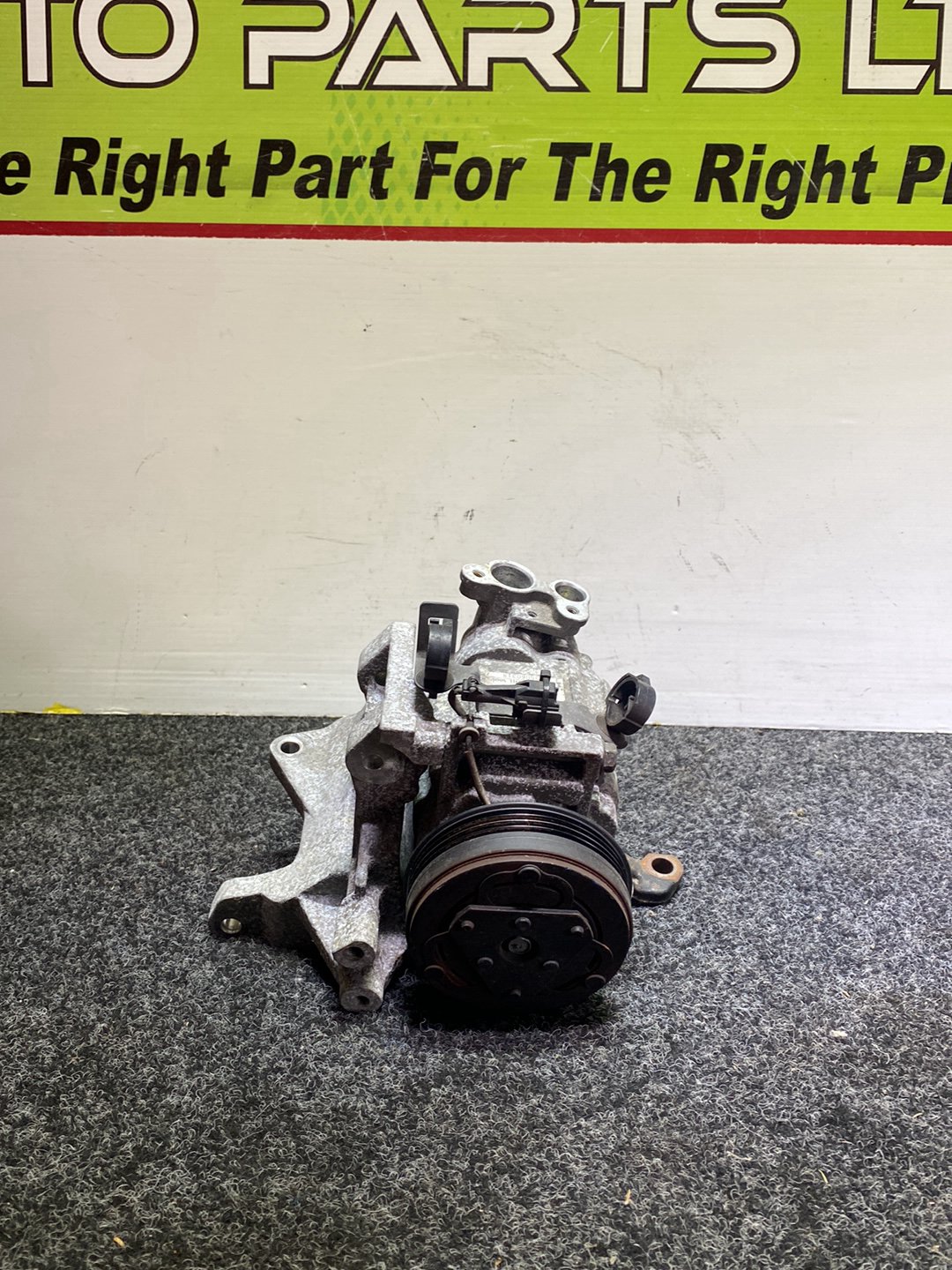 2010 Subaru Forester SH5 - A/C Compressor PN: 506021-7560