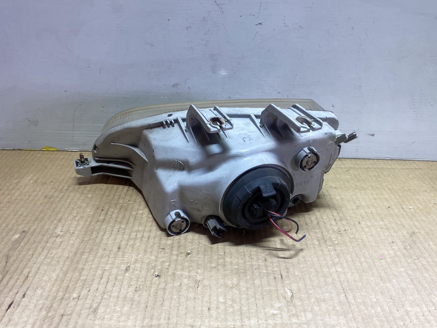 1994 Honda Civic - Right Headlight PN: STANLEY 033-6617
