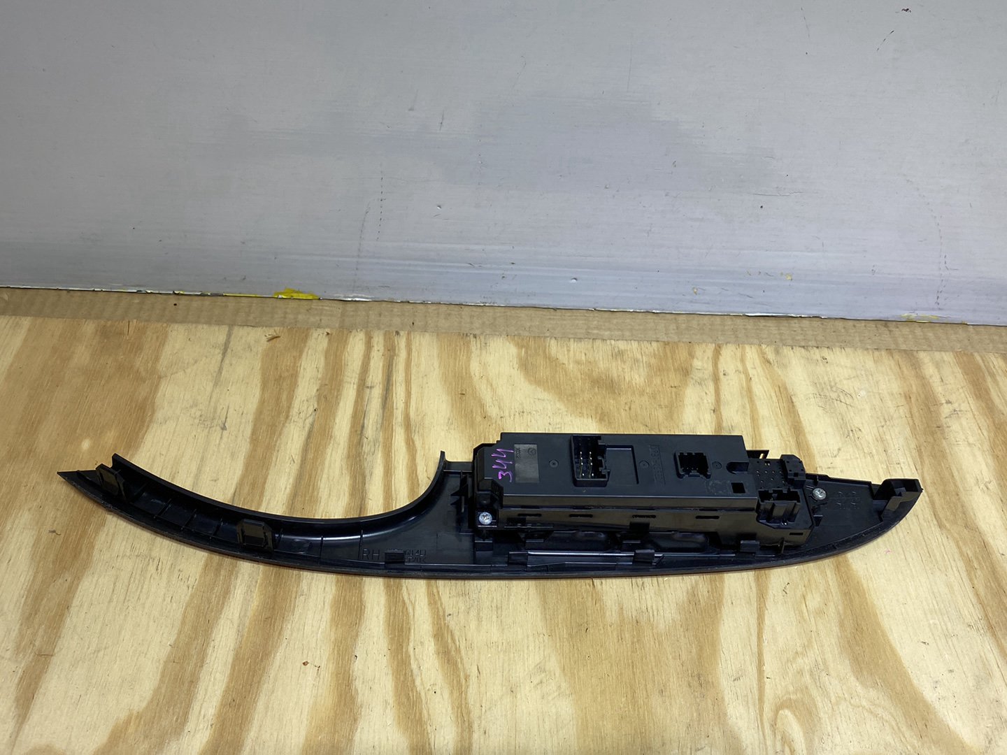 2011 Mazda Biante CCEFW - Master Power Window Switch