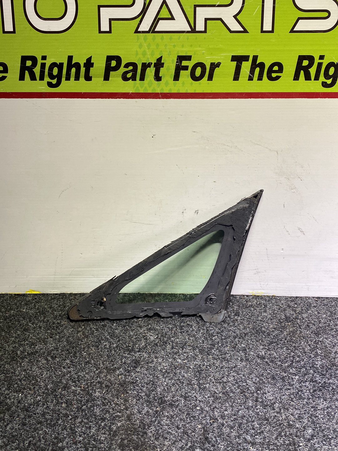 2007 Toyota Wish - Right Front Quarter Door Glass PN: Tint Number M2H3