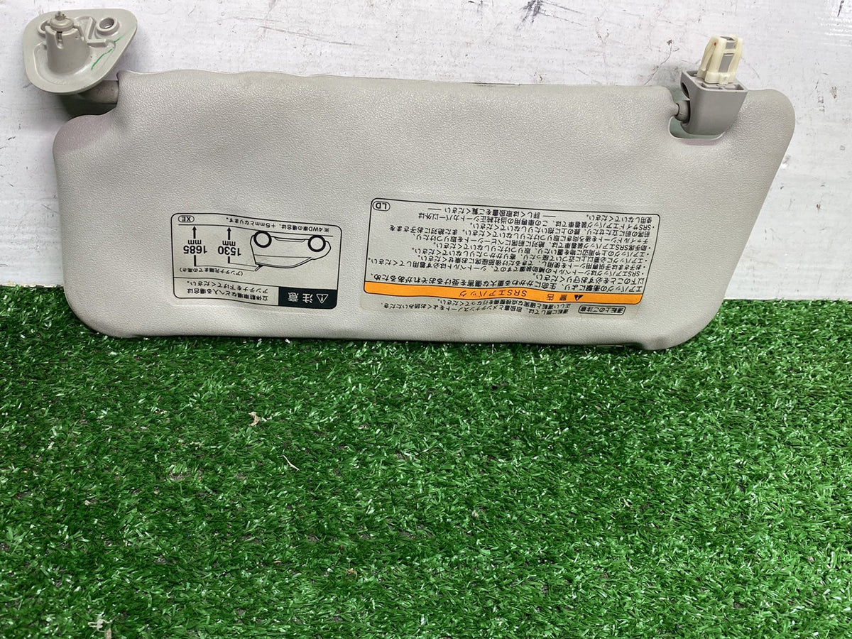 2005 Used Toyota Ist NCP60 - Right Sun Visor PN: 7431053140B0