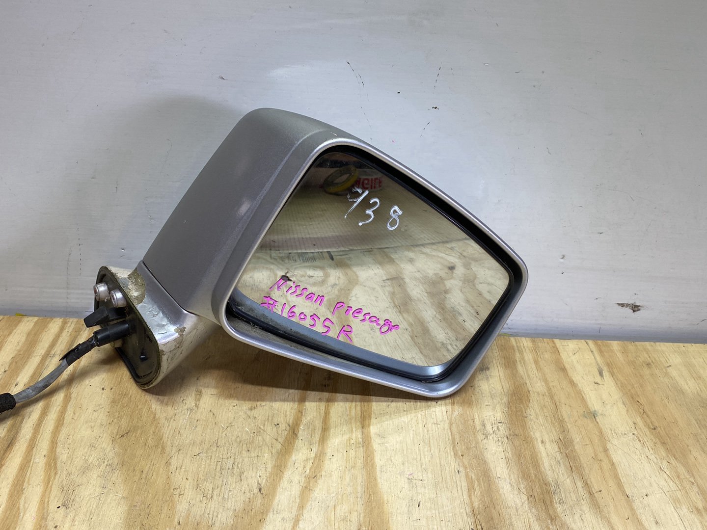 2005 Nissan Presage TU31 - Right Door Mirror PN: 5 wires