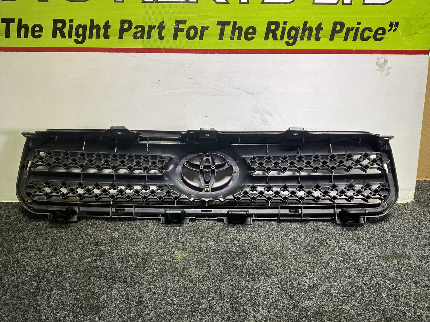 2006 Toyota RAV4 - Upper Bumper Grille