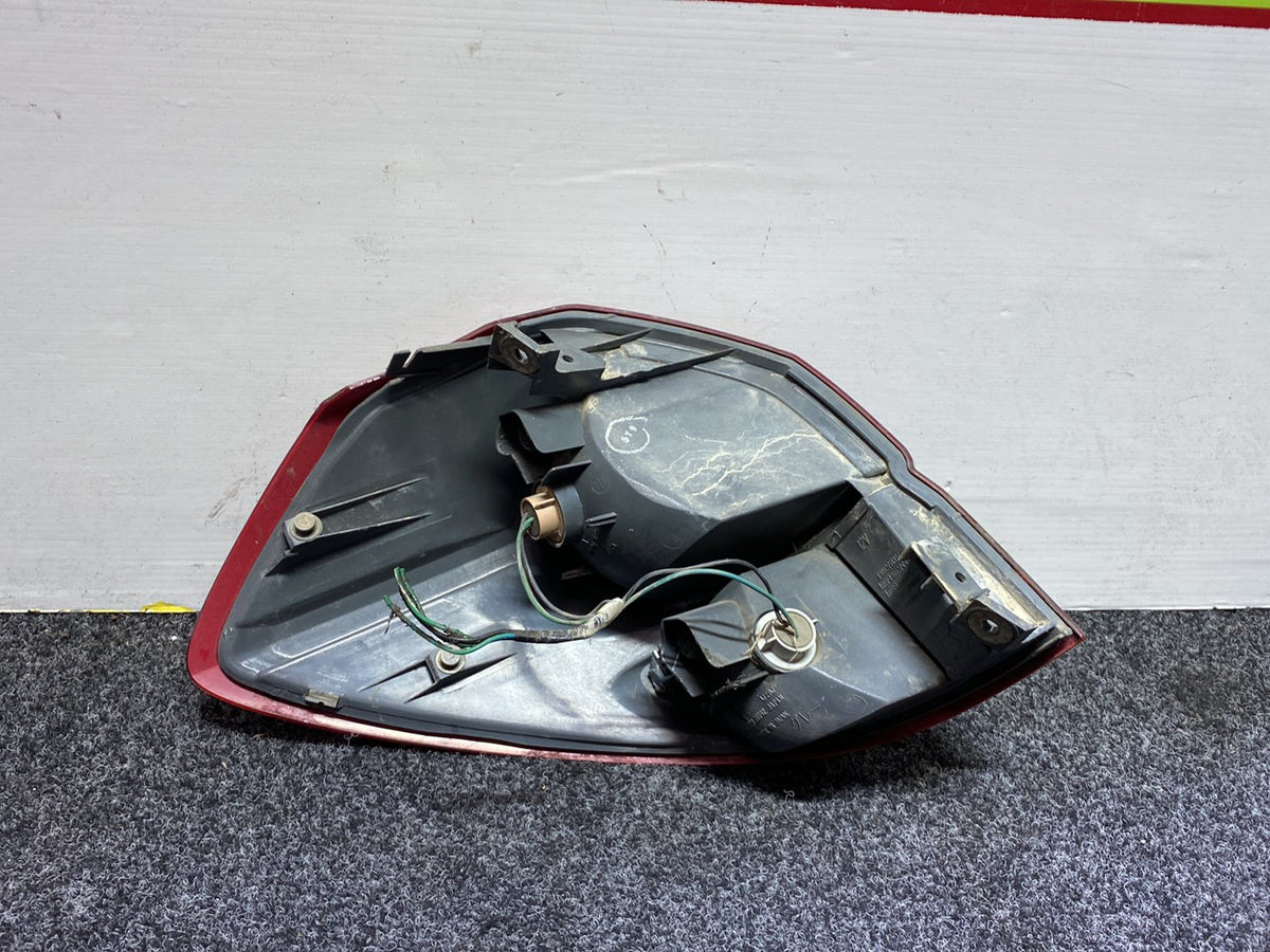 2005 Subaru Legacy BP5 - Right Taillight PN: 220-20792