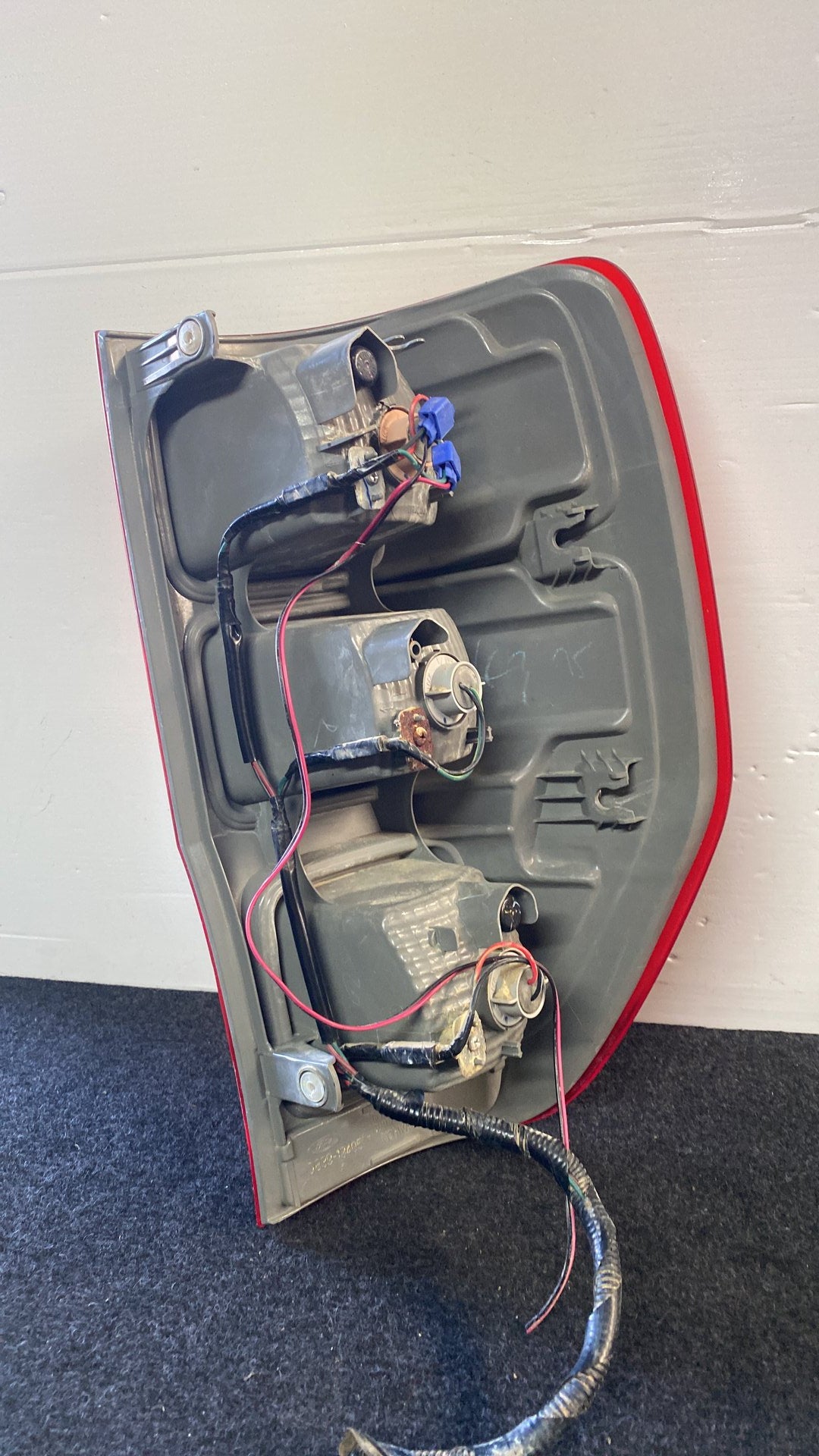 2014 Ford Ranger - Left Taillight PN: DB39-13405