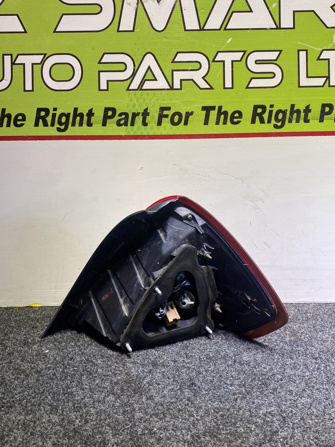 2006 Nissan Tiida - Left Taillight