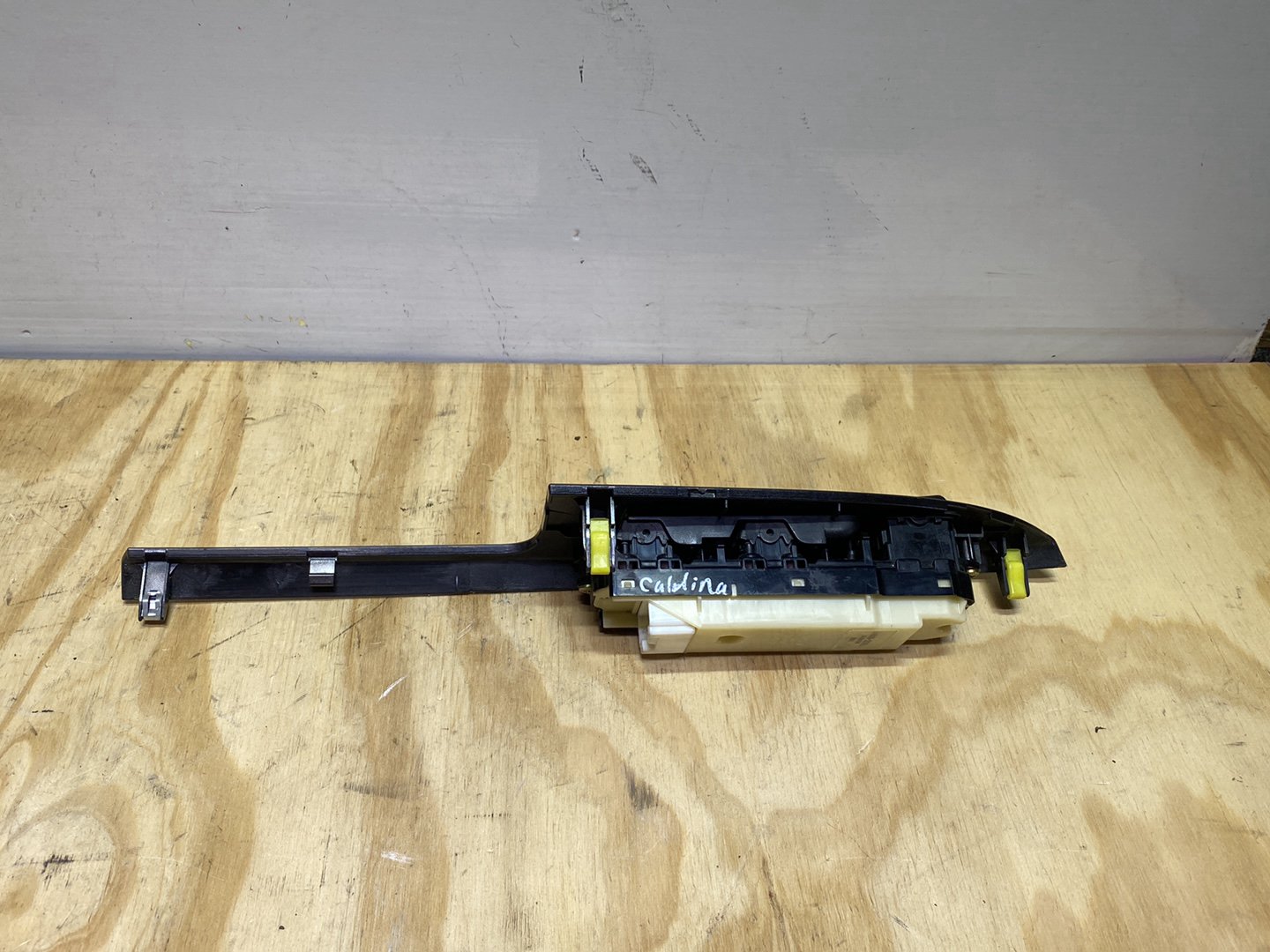 2005 Toyota Caldina - Master Power Window Switch