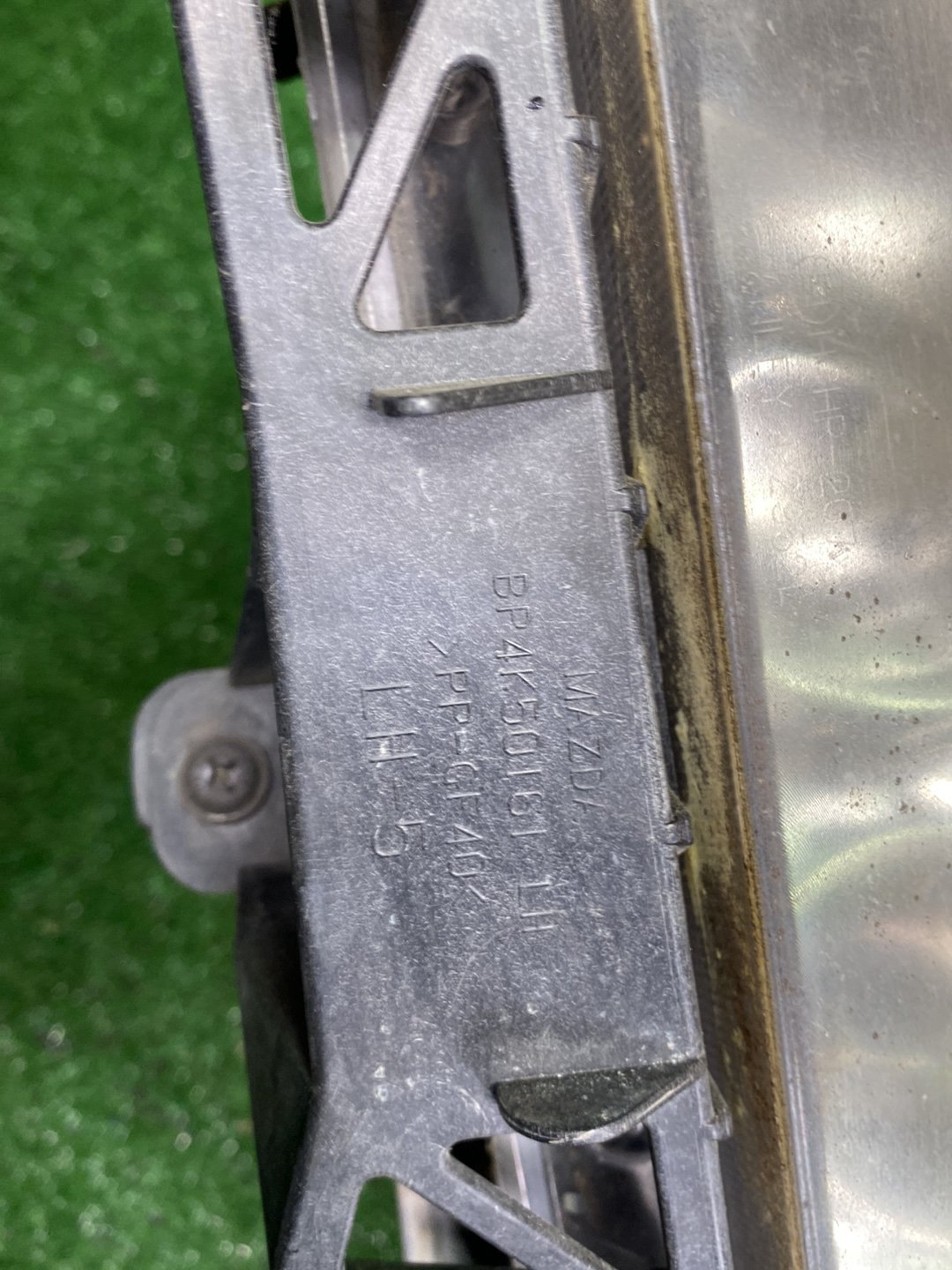 2003 Mazda Axela - Left Headlight Auto Adjust/ Hid Type/ P2952