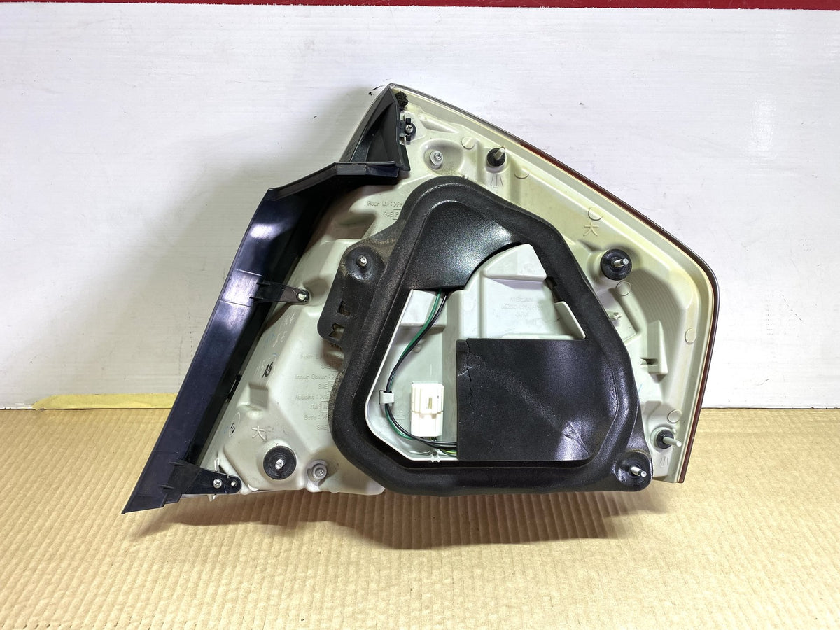 2007 Nissan Fuga - Left Taillight PN: Koito 220-63786