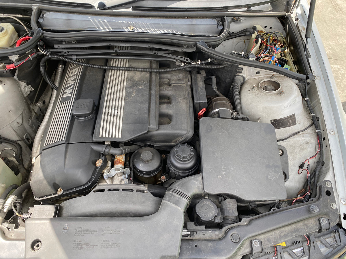 2003 BMW 330i- Dismantling For Parts