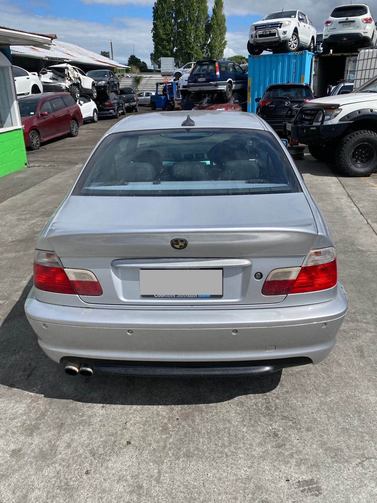 2003 BMW 330i- Dismantling For Parts