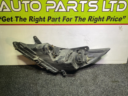 2012 Hyundai i45 - Right Headlight PN: 92102-3S