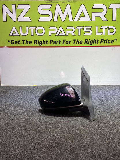 2011 Mazda Axela BL - Right Door Mirror/ PN: 5 wires