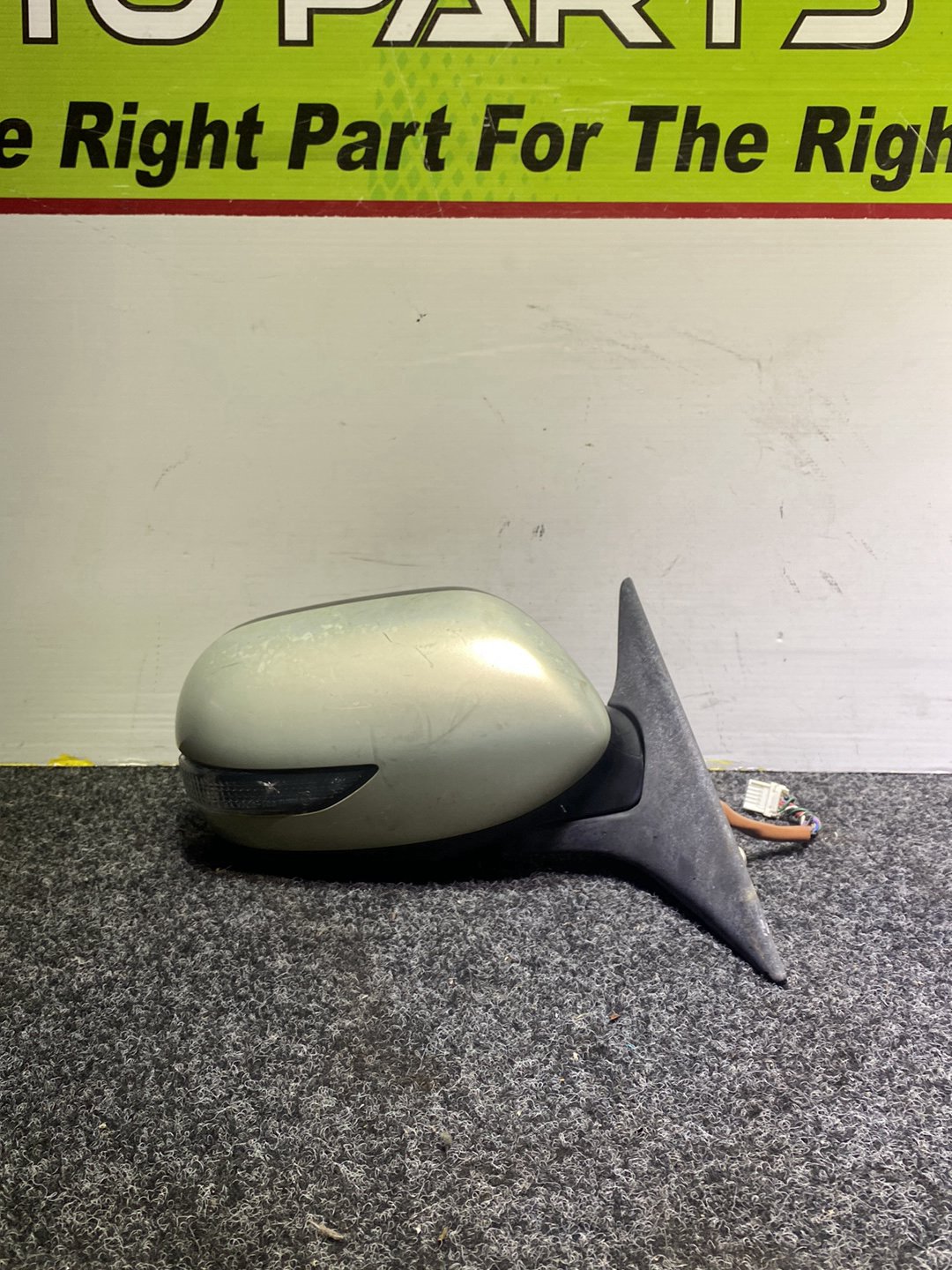 2007 Subaru Outback - Right Door Mirror PN: 9 wires