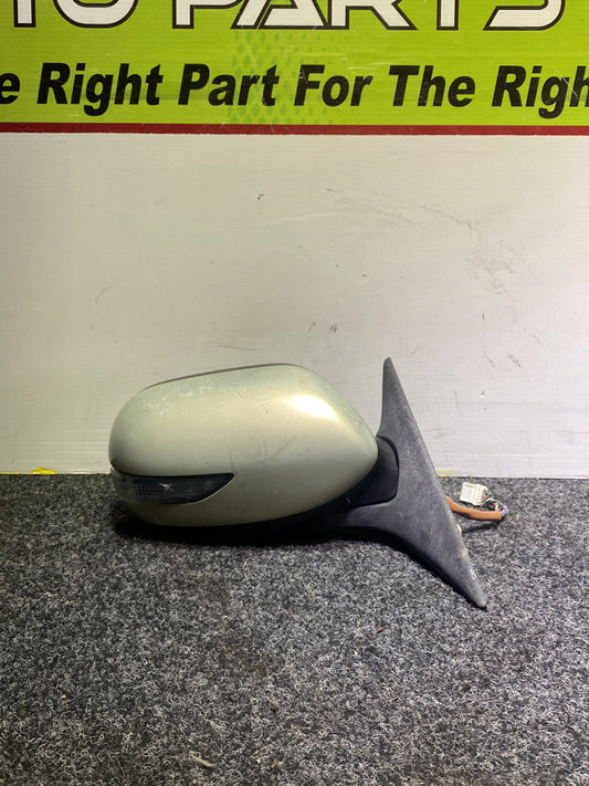 2007 Subaru Outback - Right Door Mirror PN: 9 wires