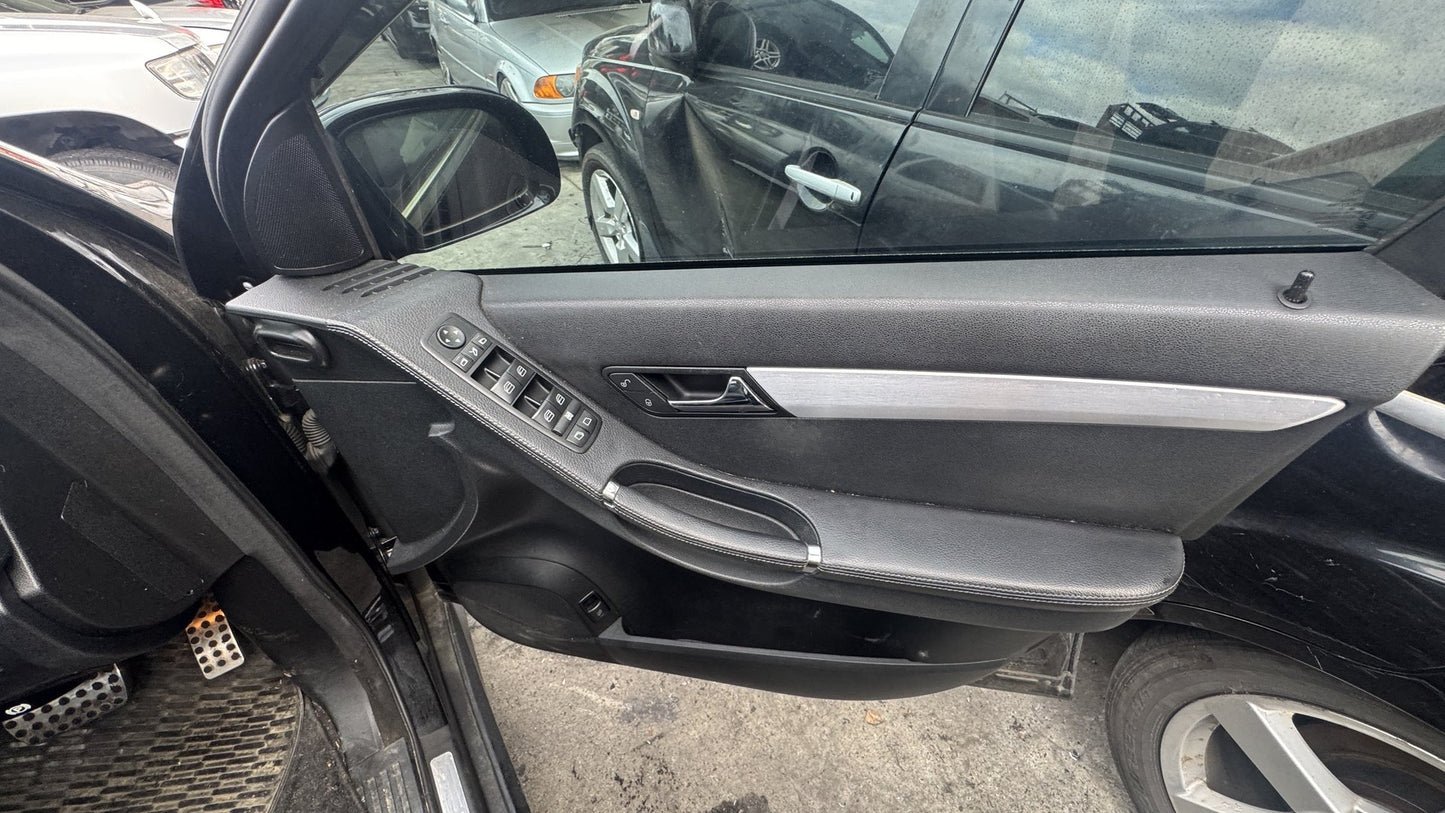 2006 Mercedes-Benz R350 4Matic WDC2510652A016286  Dismantling For Parts