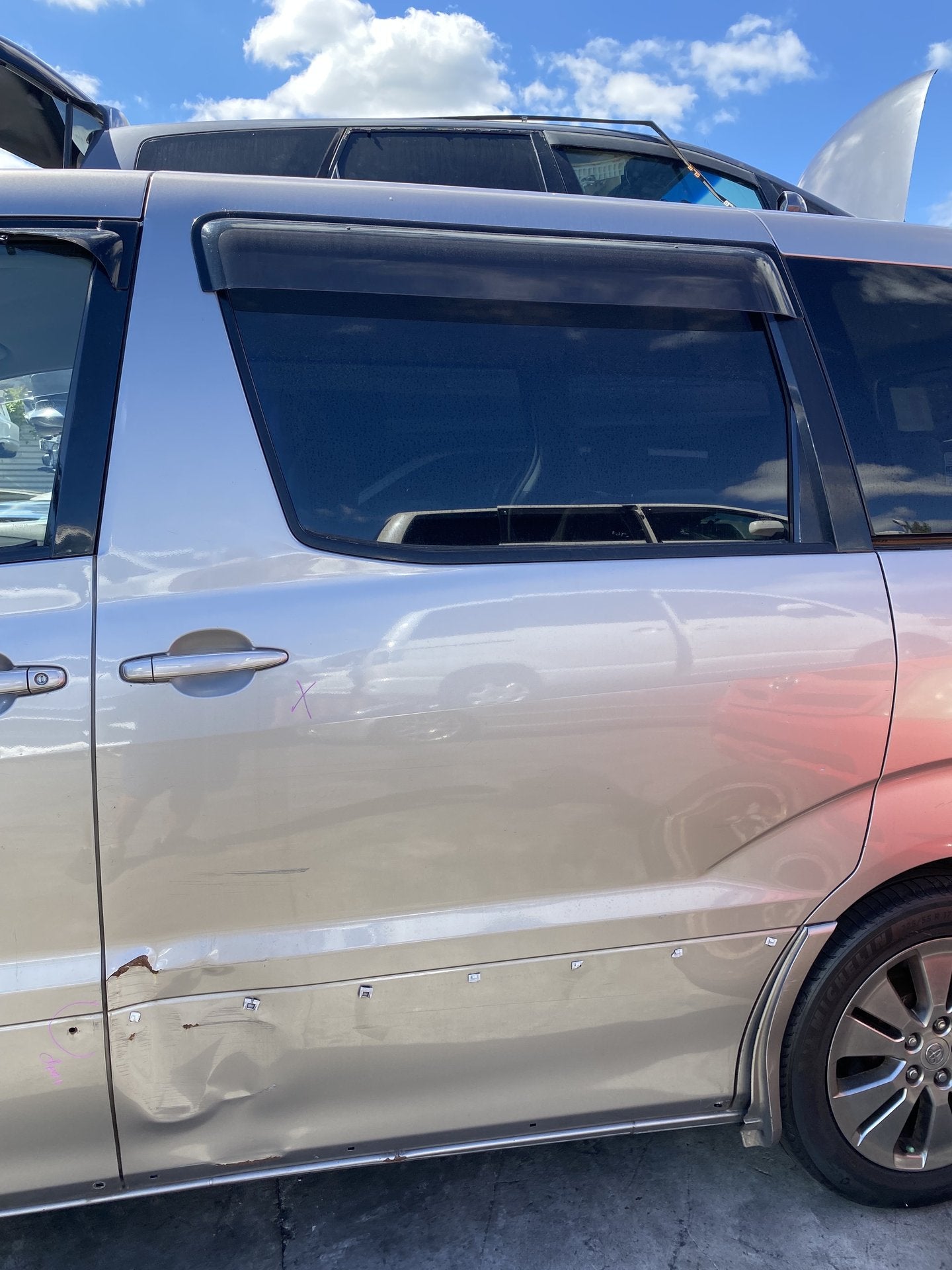 2005 Toyota Alphard ANH10 Dismantling For Parts
