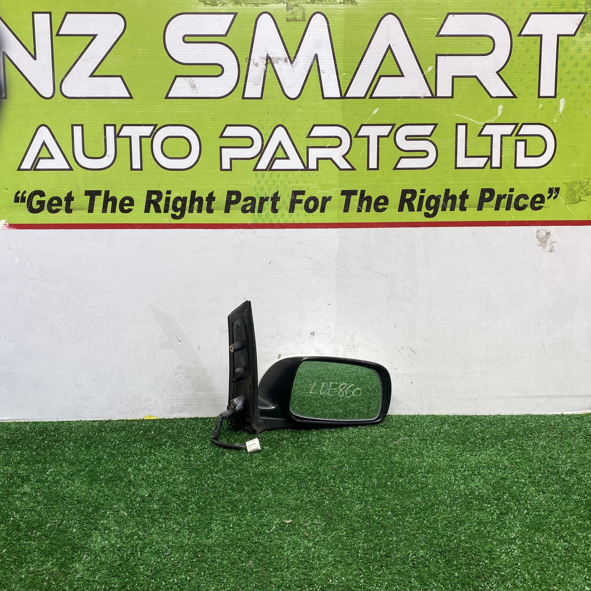 2004 Used Toyota Wish - Right Door Mirror PN: 5 Wires