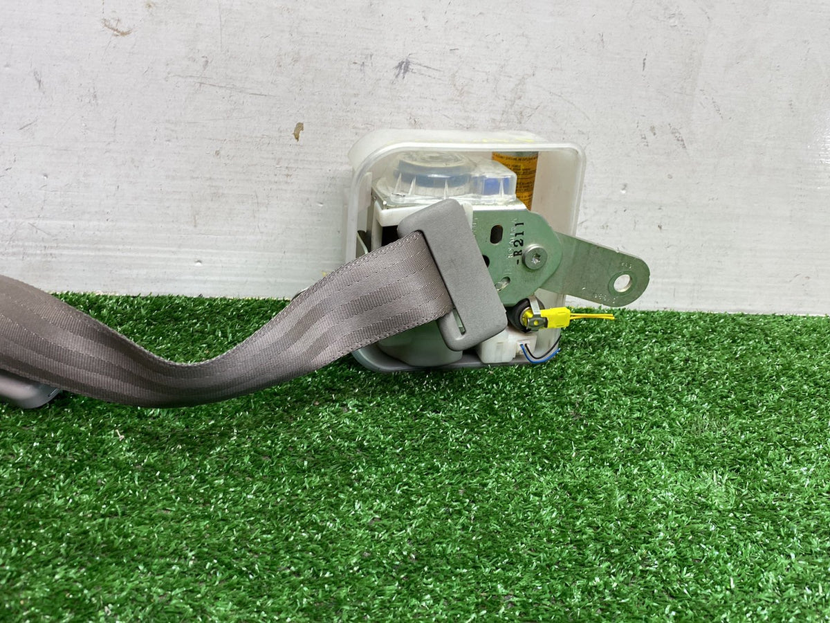 2006 Lexus GS450h - Right Rear Seat Belt PN: See photos