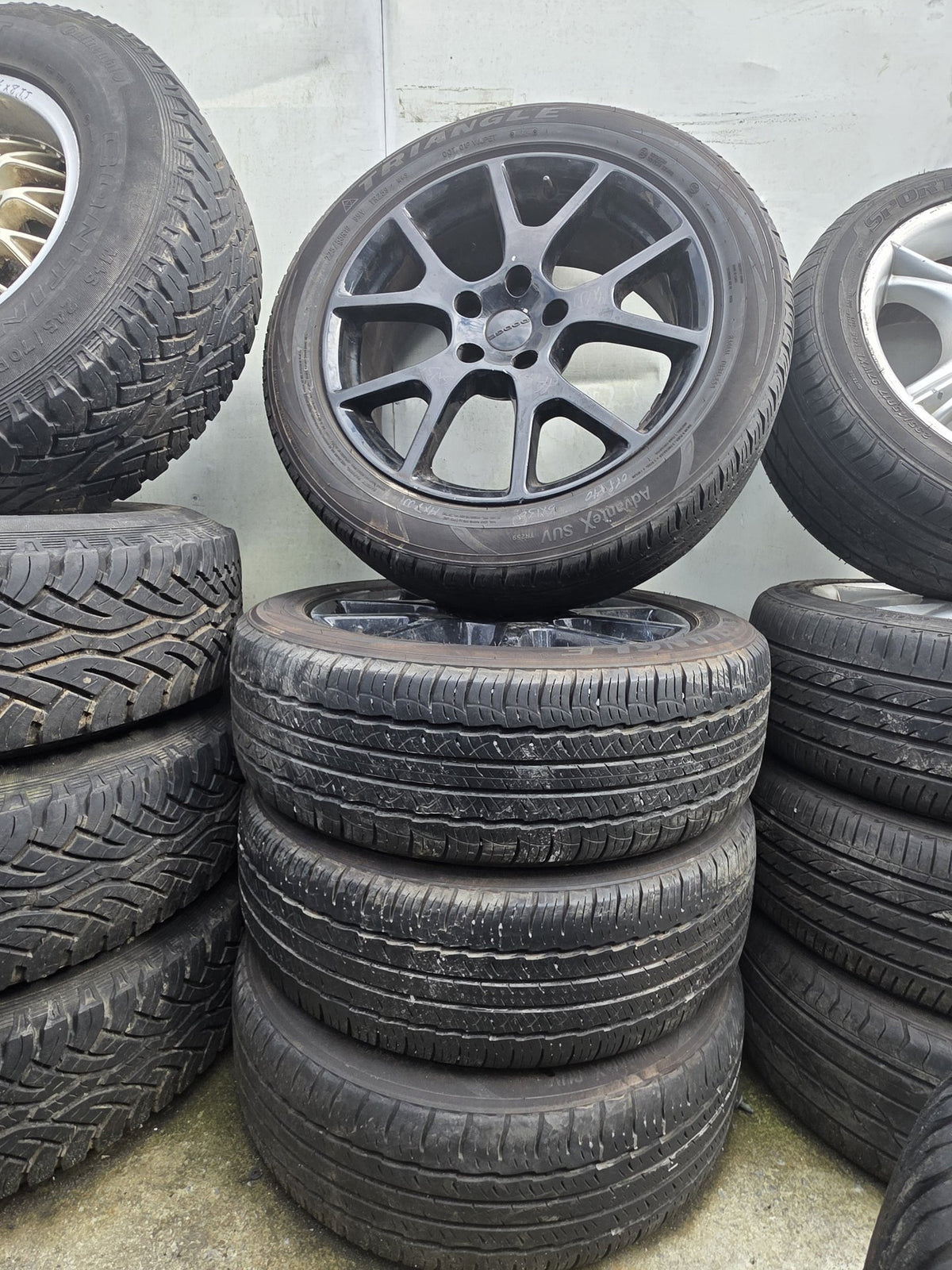- Mag Wheel Set PN: Stud Pattern 5x130/ Wheel Size 19x7JJ/ Offset +40