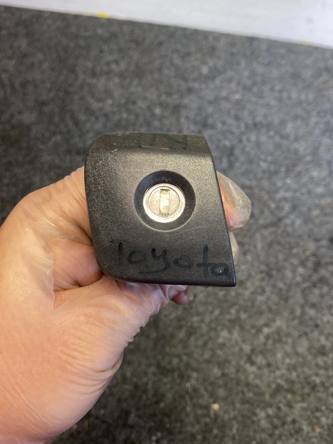 2013 Toyota Hiace - Right Front Door Lock Barrel