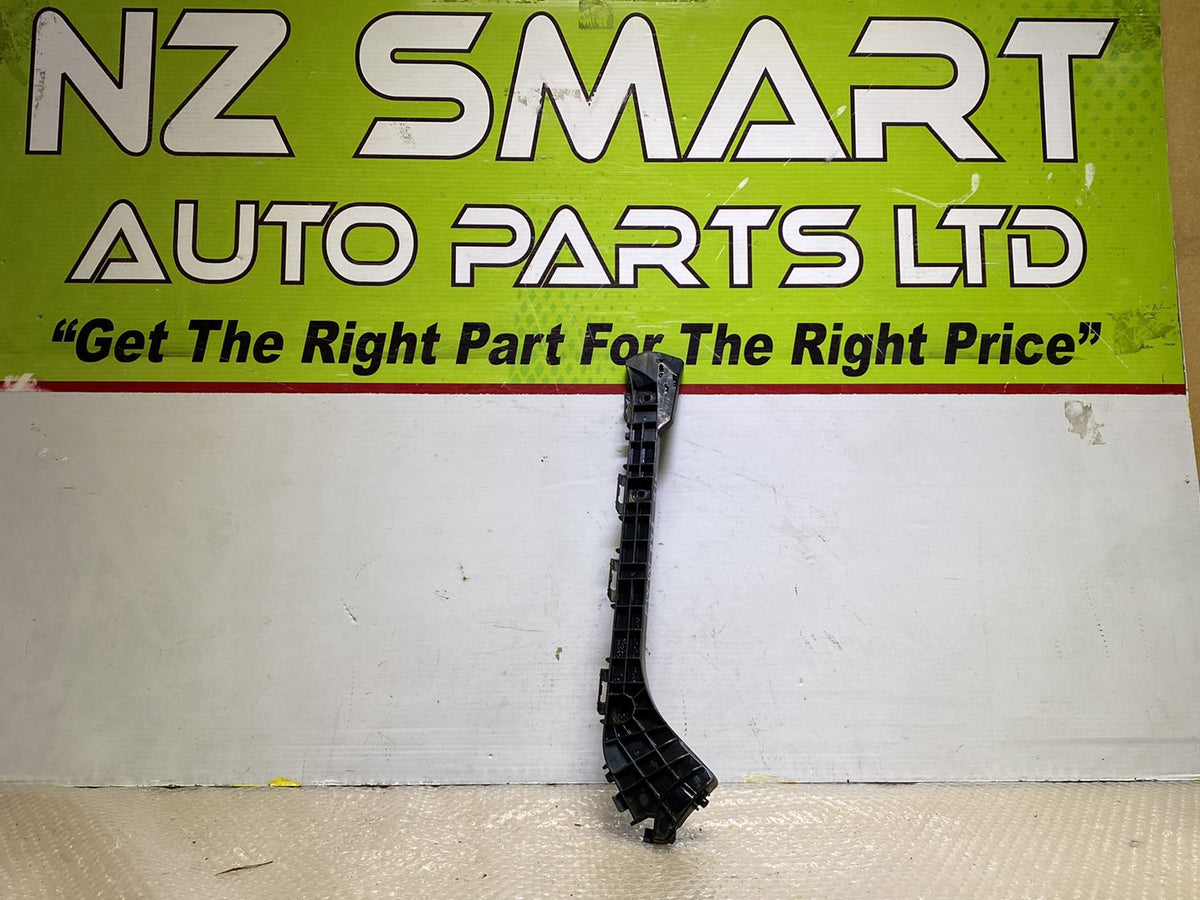 2009 Used Toyota Prius - Left Rear Bumper Retainer PN: 5259247021