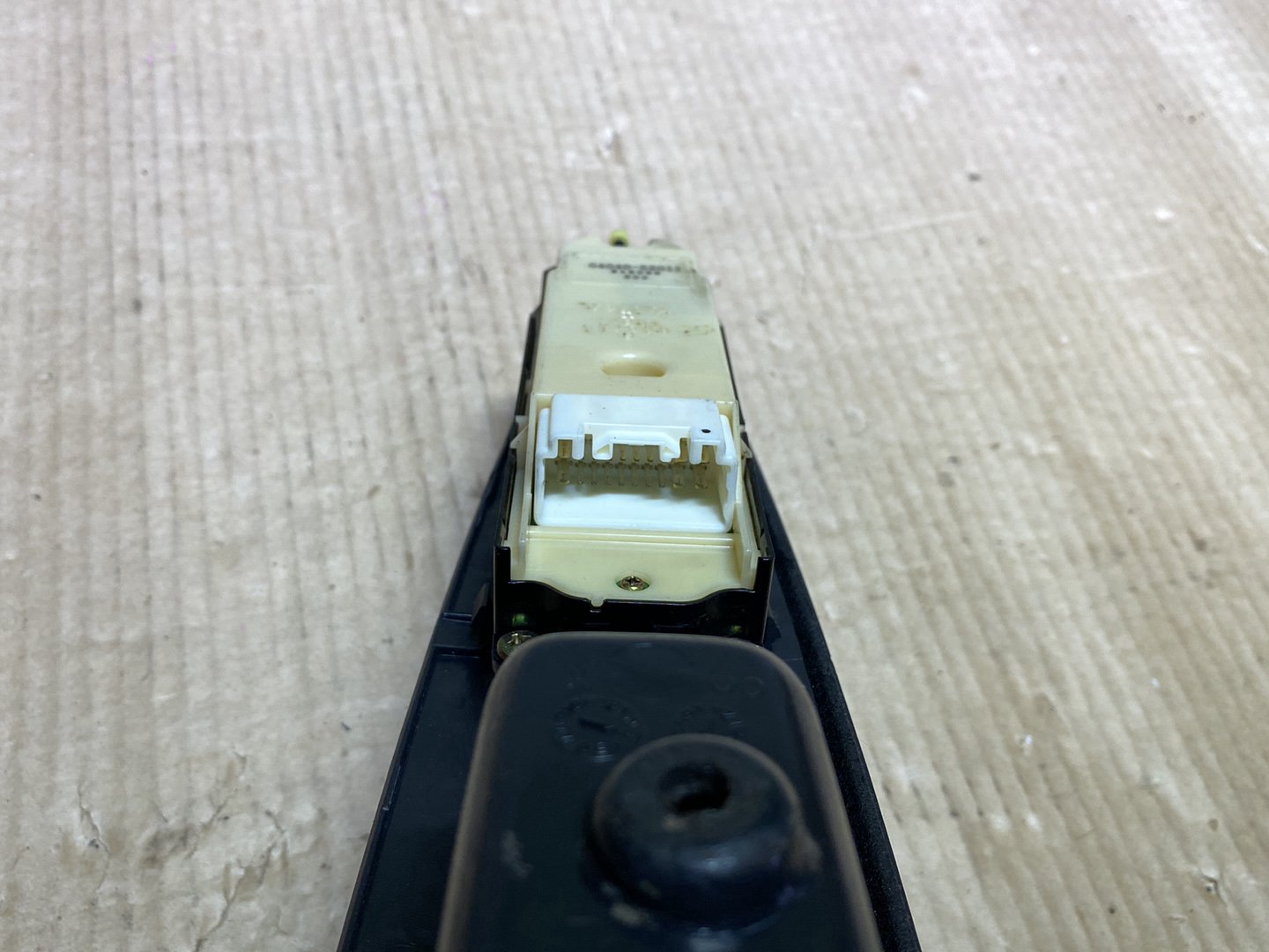 2004 Toyota Ist - Master Power Window Switch PN: 84040-52011
