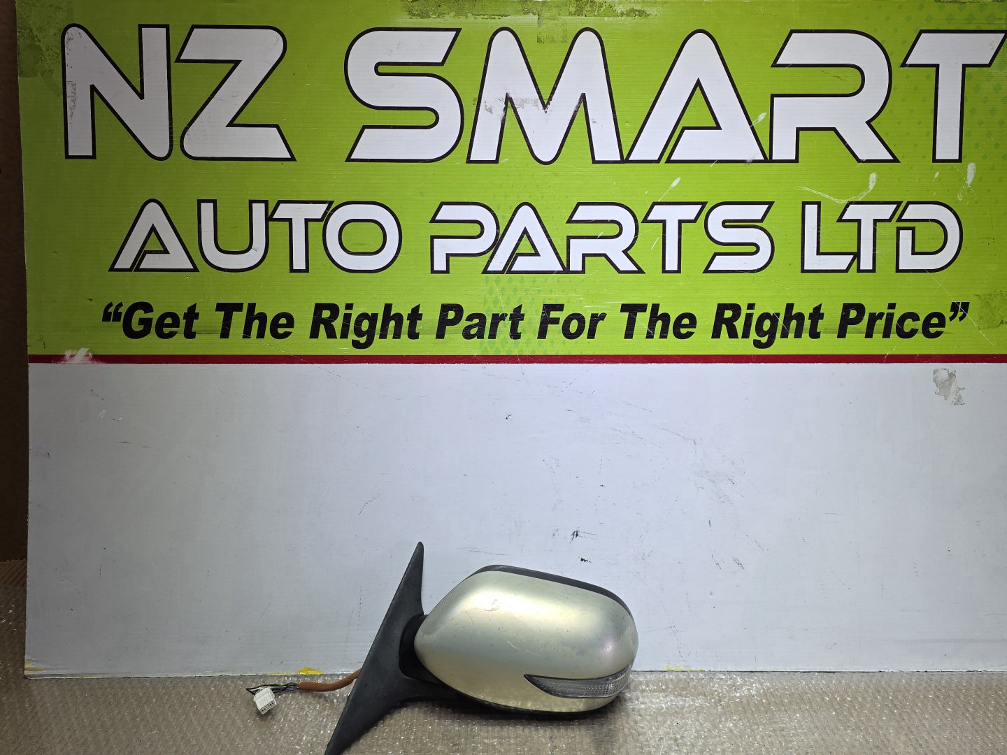 2007 Subaru Legacy- Left Door Mirror PN: 8 wires