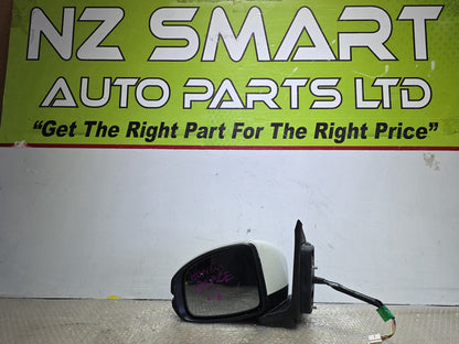 2016 Honda Grace- Left Door Mirror PN: 7 wires