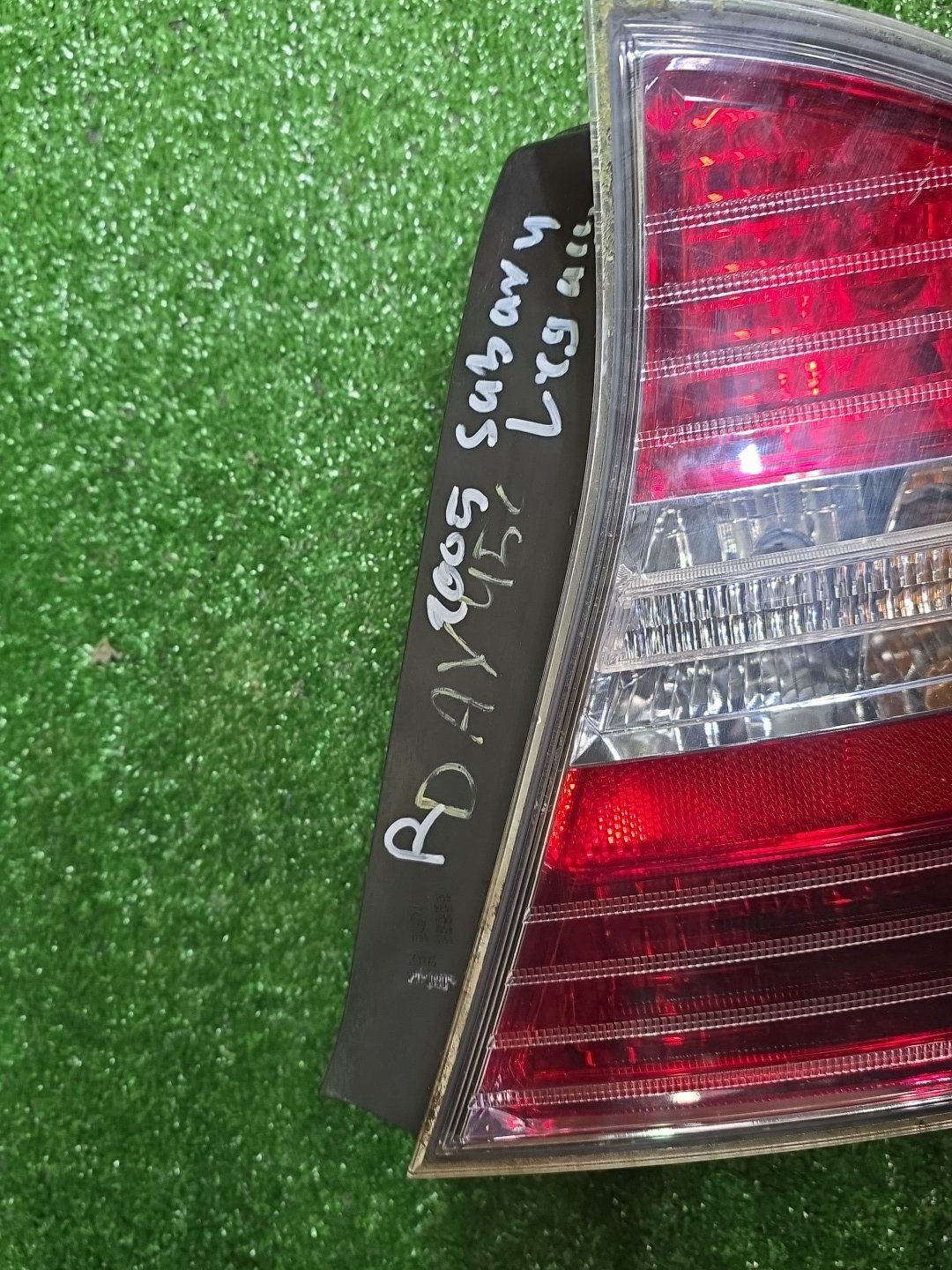 2005 Subaru Legacy - Right Taillight PN: 220-20805