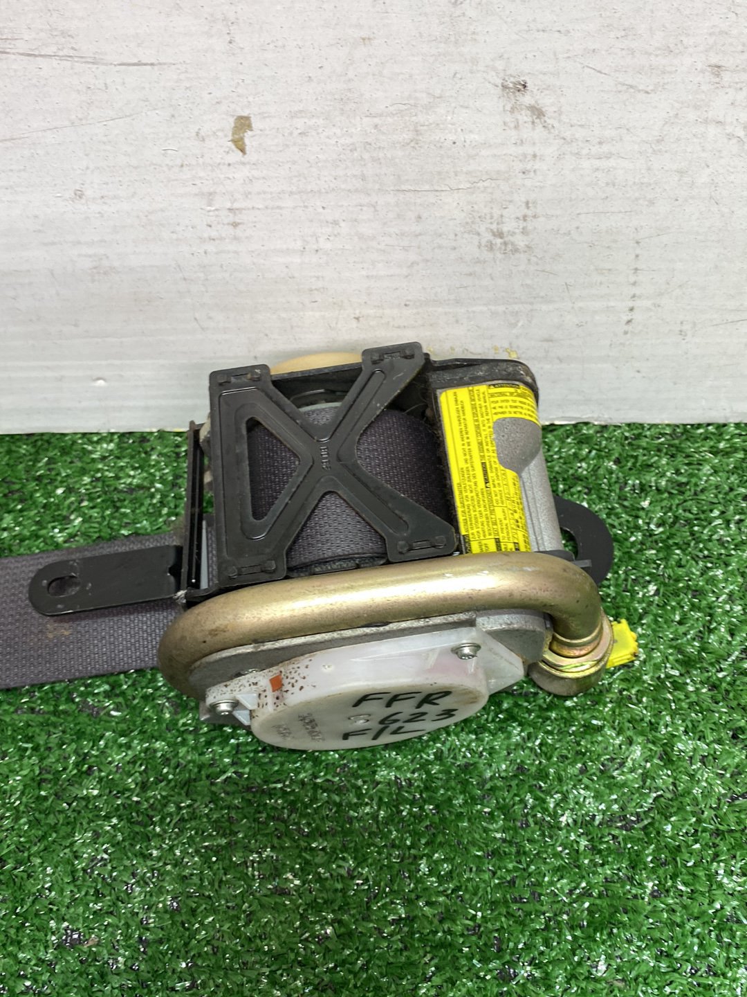 2002 Used Toyota Caldina - Left Front Seat Belt PN: 7323021060B0