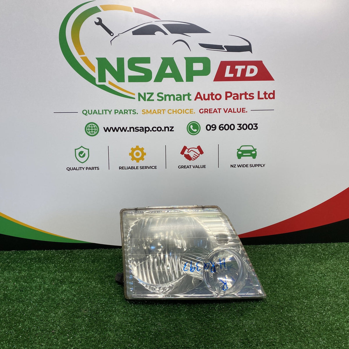 2004 Ford Explorer - Right Headlight PN: 1L2Z13008AA