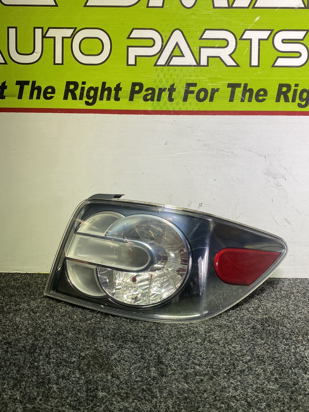 2007 Mazda CX-7 ER3P - Right Taillight