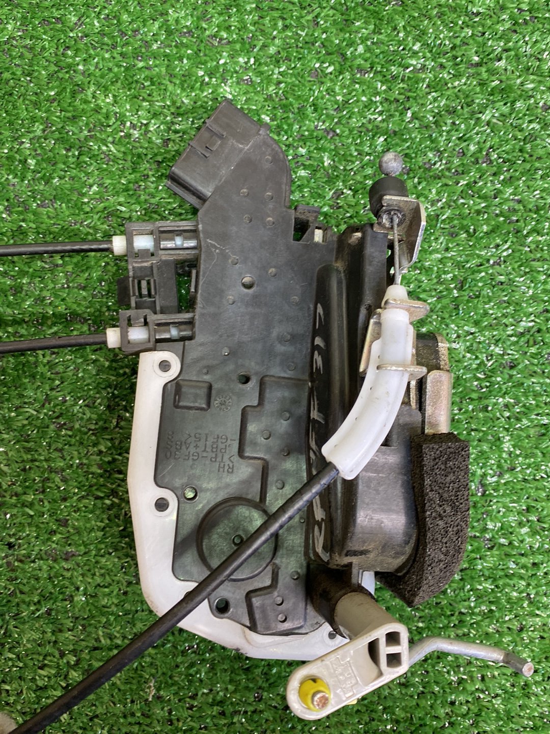 2011 Nissan Fuga - Right Front Lock Actuator PN: 805001ME0A