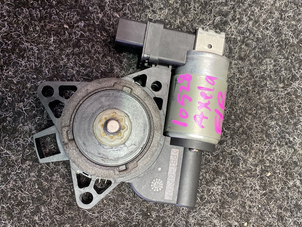 2004 Mazda Axela - Right Front Window Motor