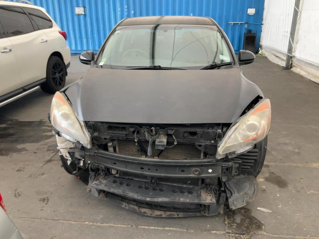 2011 Mazda Mazda3 JM0BL10F100223268  Dismantling For Parts