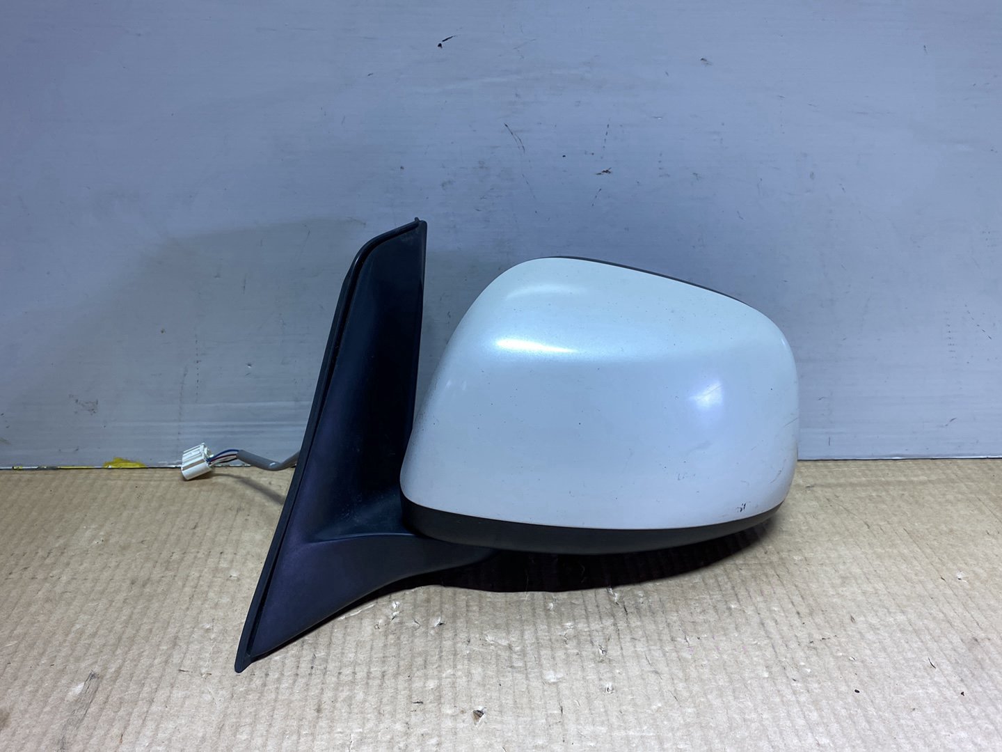 2006 Suzuki SX4 YA41S - Left Door Mirror PN: 7 wires