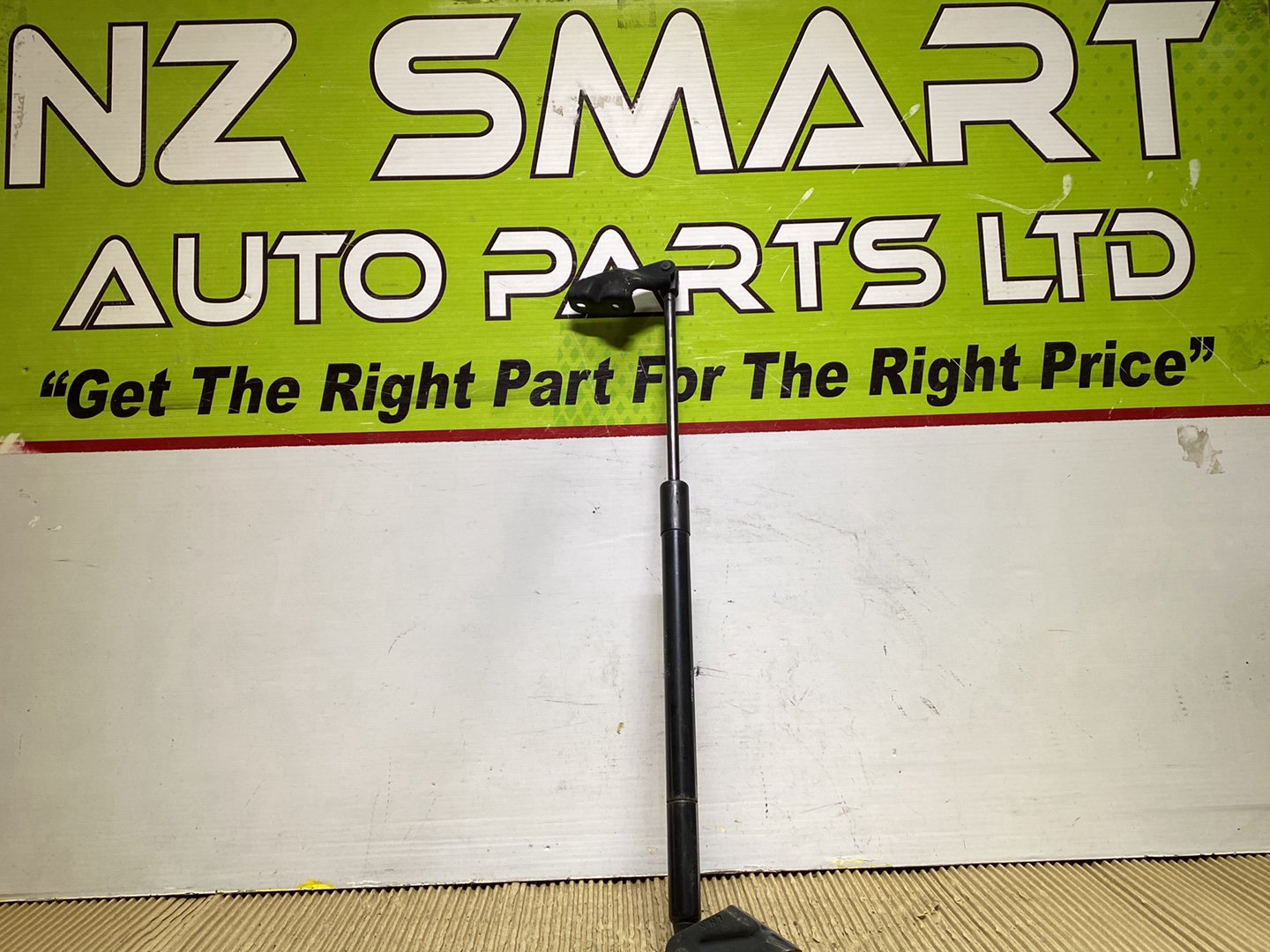 2014 Nissan Pathfinder- Left Tailgate Strut PN: see photos