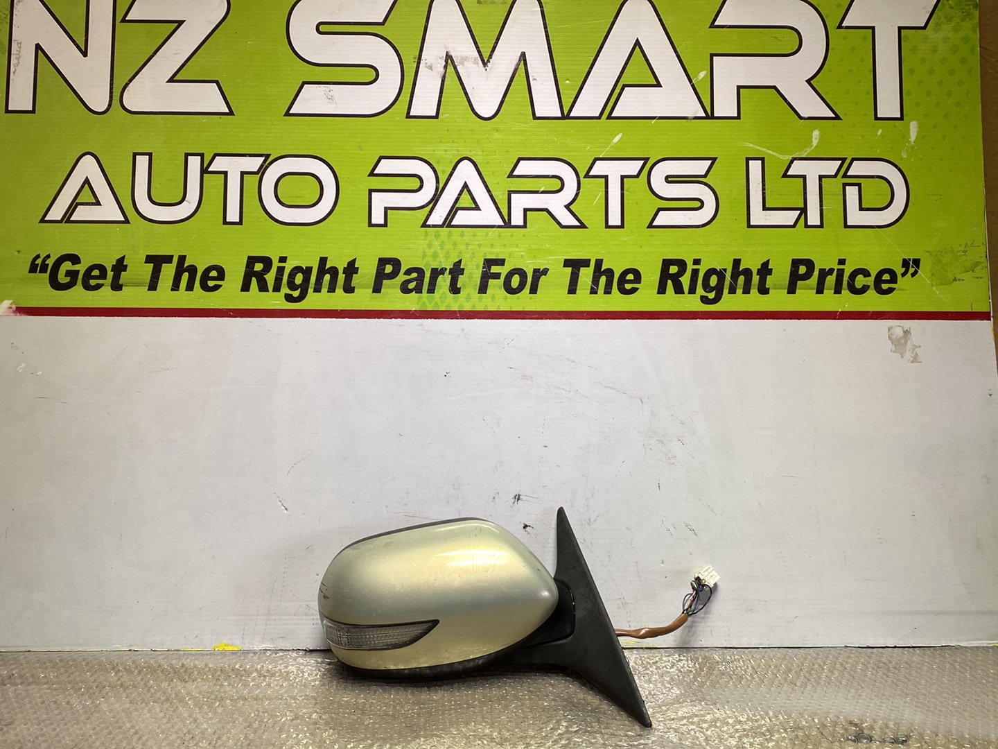 2007 Subaru Legacy- Right Door Mirror PN: 9 wires