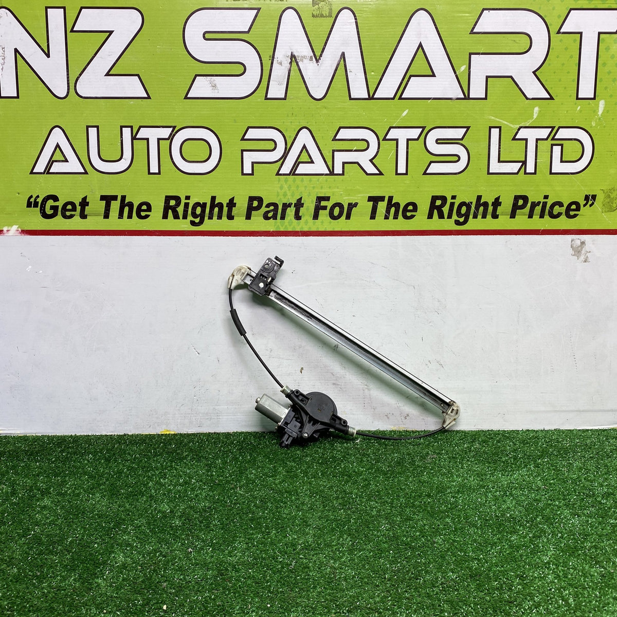 2009 Mazda Axela BLEFW - Right Rear Window Regulator BBM472590/ Motor D01G5858XB