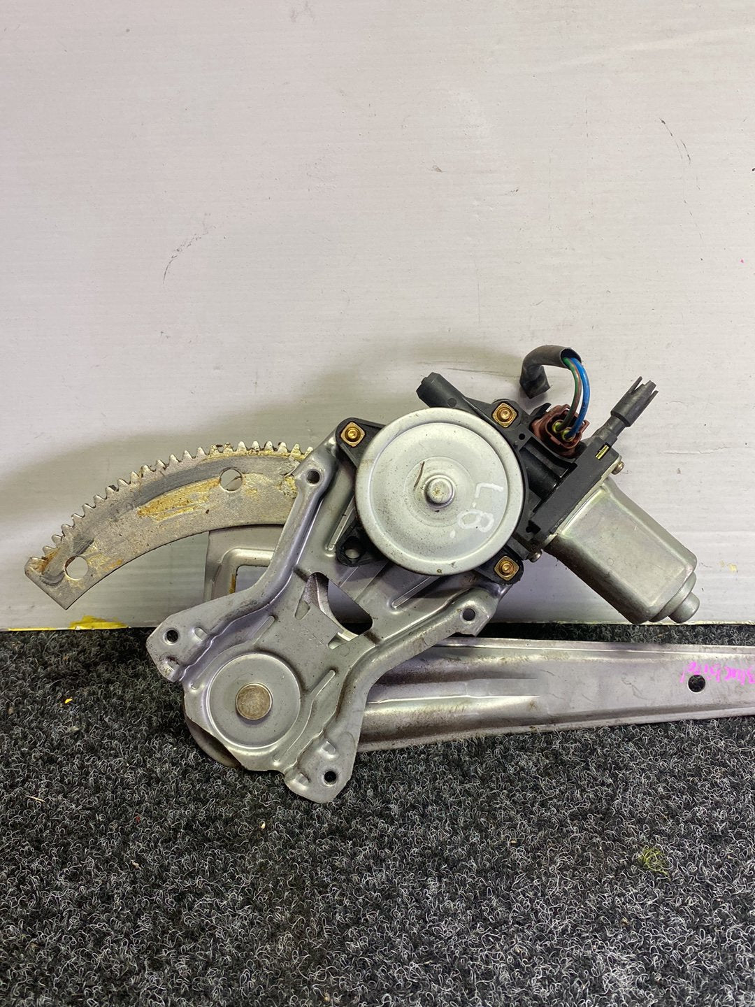 2003 Nissan Bluebird - Left Rear Window Regulator/Motor