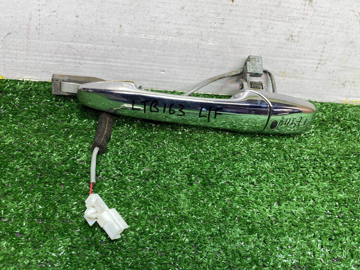 2007 Mazda Verisa - Left Front Door Exterior Handle PN: D46159410D
