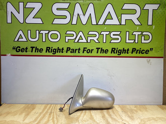 2005 Nissan Bluebird - Left Door Mirror PN: 5 wires