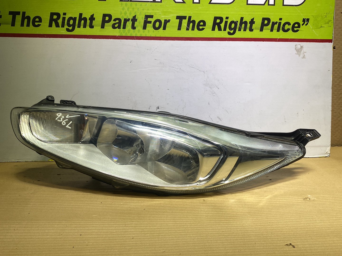 2014 Ford Fiesta- Left Headlight PN: