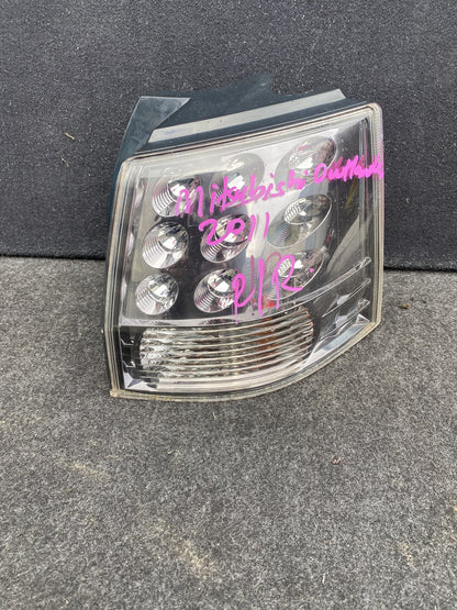 2011 Mitsubishi Outlander - Right Taillight PN: SEEPICS