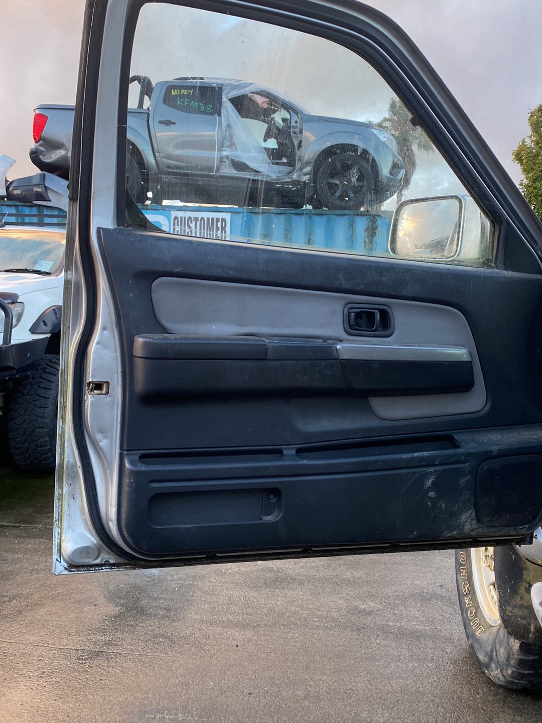 2004 Nissan NP300 Navara  Dismantling For Parts