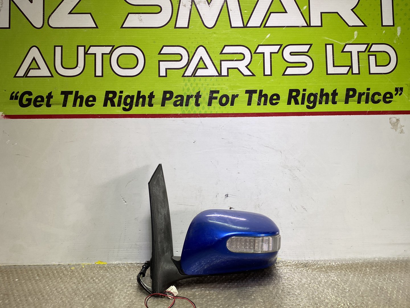 2006  Used Toyota Wish- Left Door Mirror PN: 2 plugs 7 wires